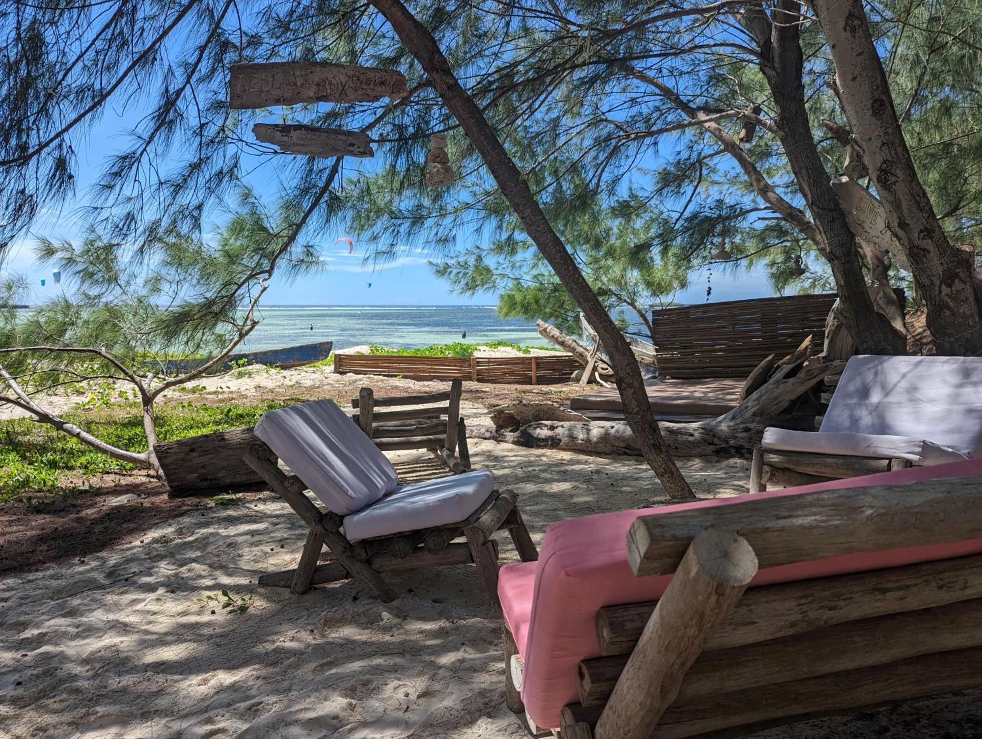 Ocean Lodge Kite & Windsurf Antsiranana Eksteriør billede