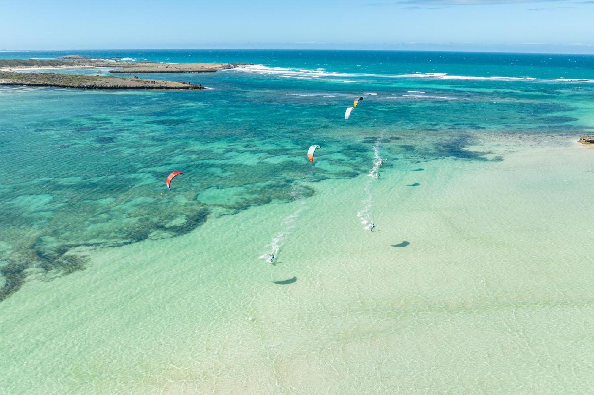 Ocean Lodge Kite & Windsurf Antsiranana Eksteriør billede